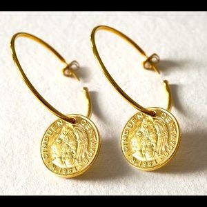 Gold coin hoop earrings ‘Memorias’ Daniel Espinosa